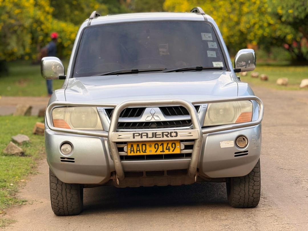 MITSUBISHI PAJERO