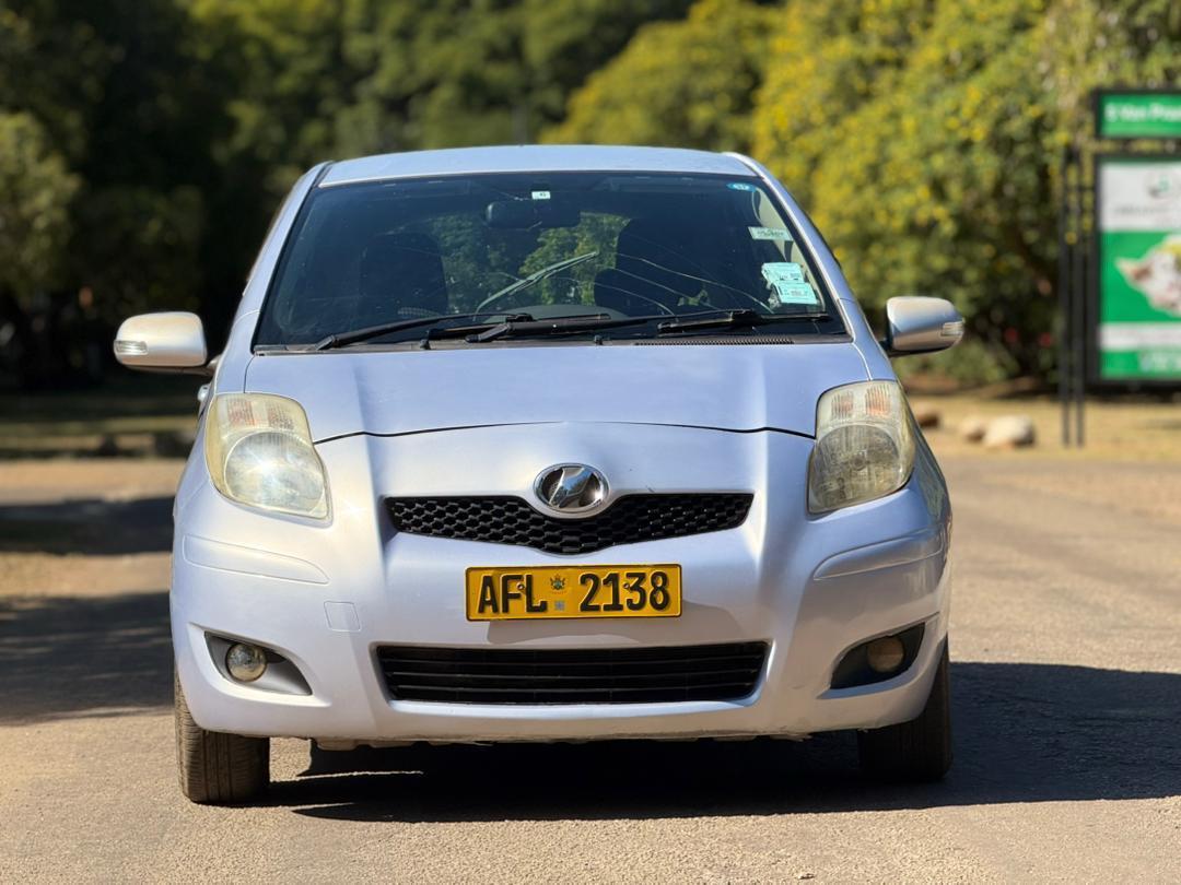 TOYOTA VITZ