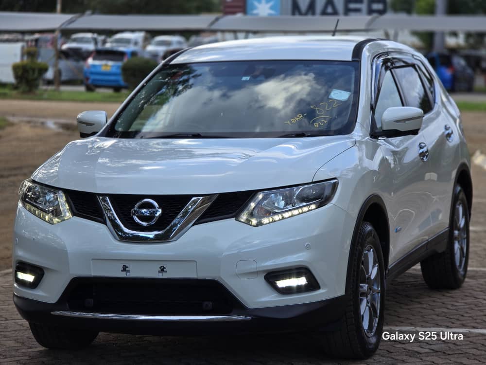 NISSAN  XTRAIL HYBRID