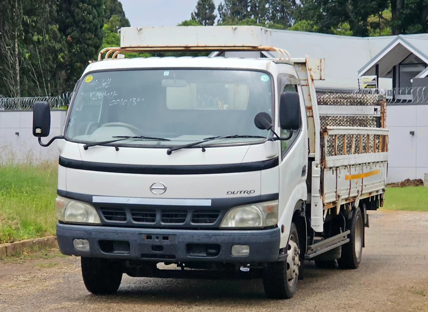 2002 HINO DUTRO