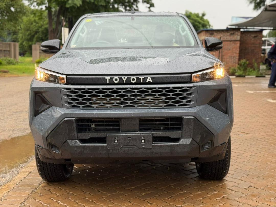 TOYOTA HILUX TRAVO PRERUNNER