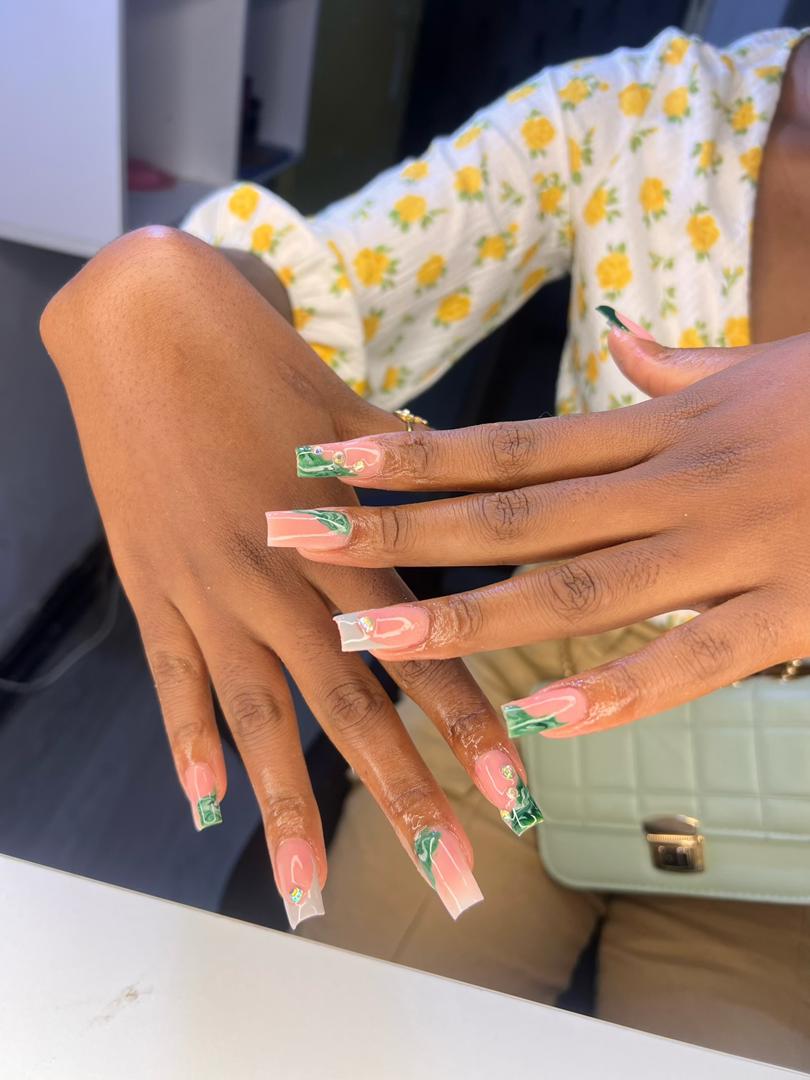 Nails Naturals