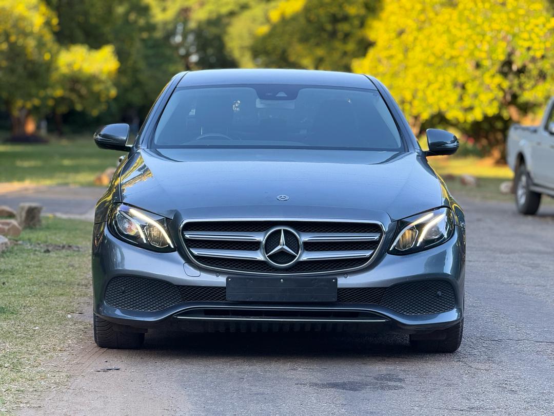 MERCEDES BENZ E220d