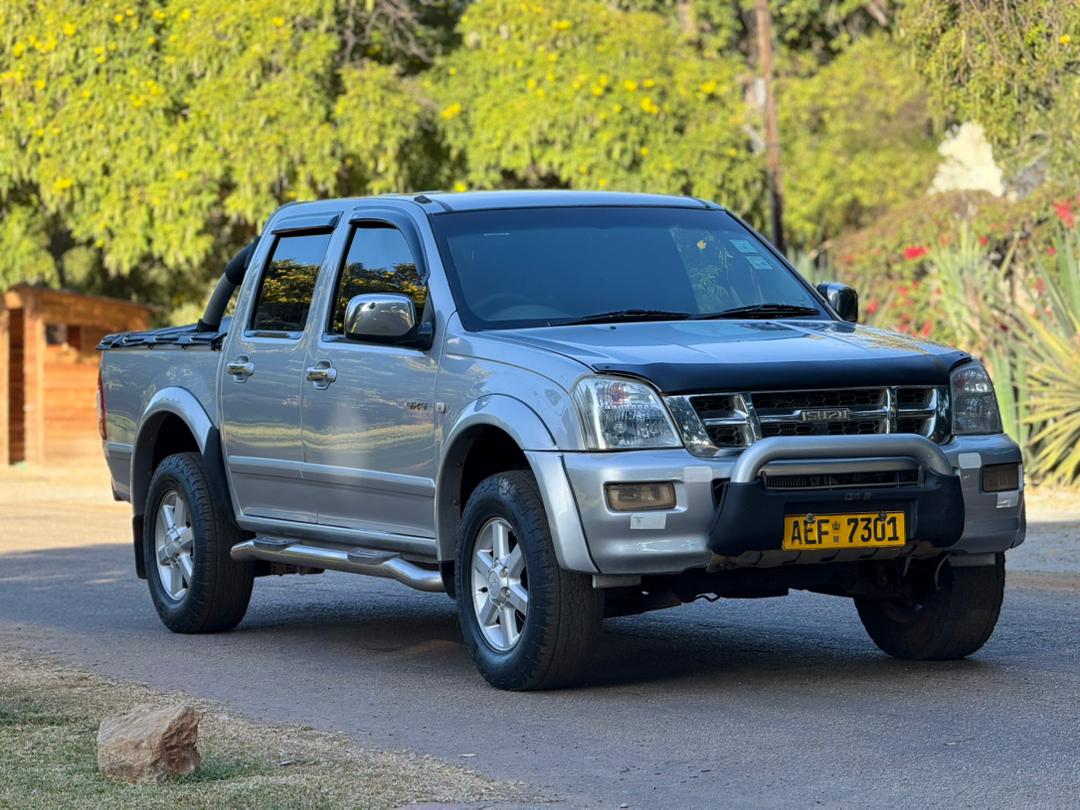 ISUZU KB300 LX