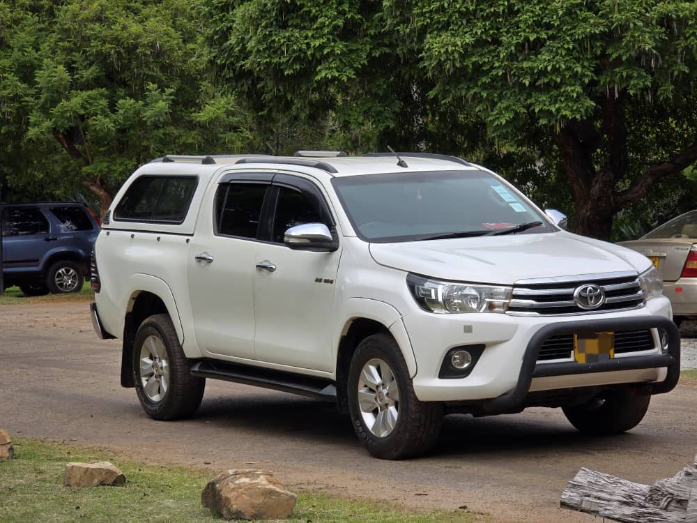 TOYOTA HILUX GD-6