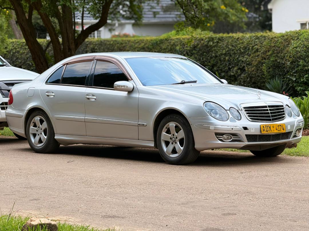 MERCEDES-BENZ E320