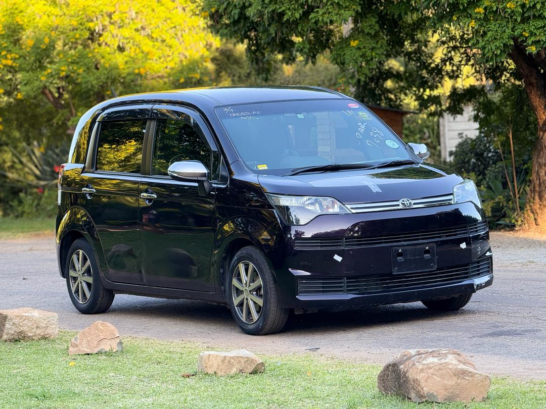 TOYOTA SPADE