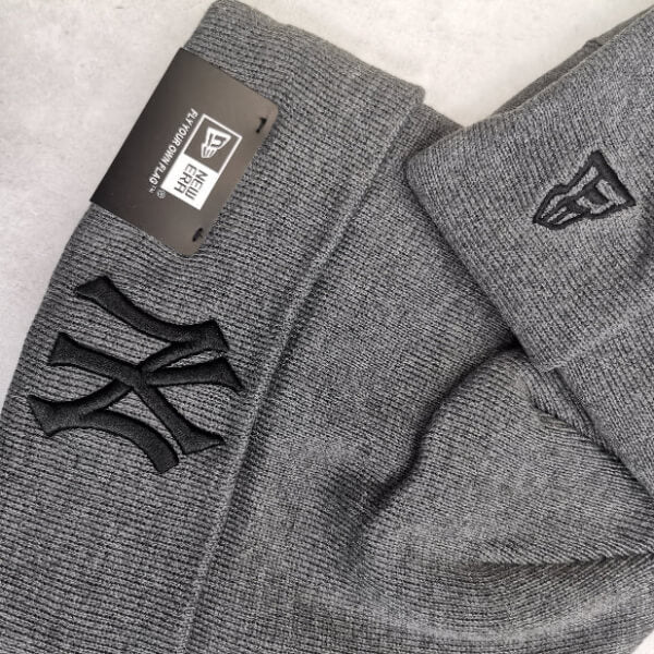 New Era grey New York Yankees beanie