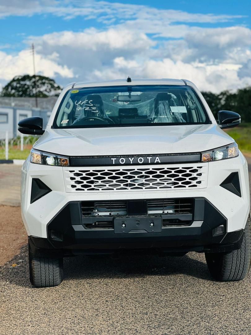 TOYOTA HILUX TRAVO