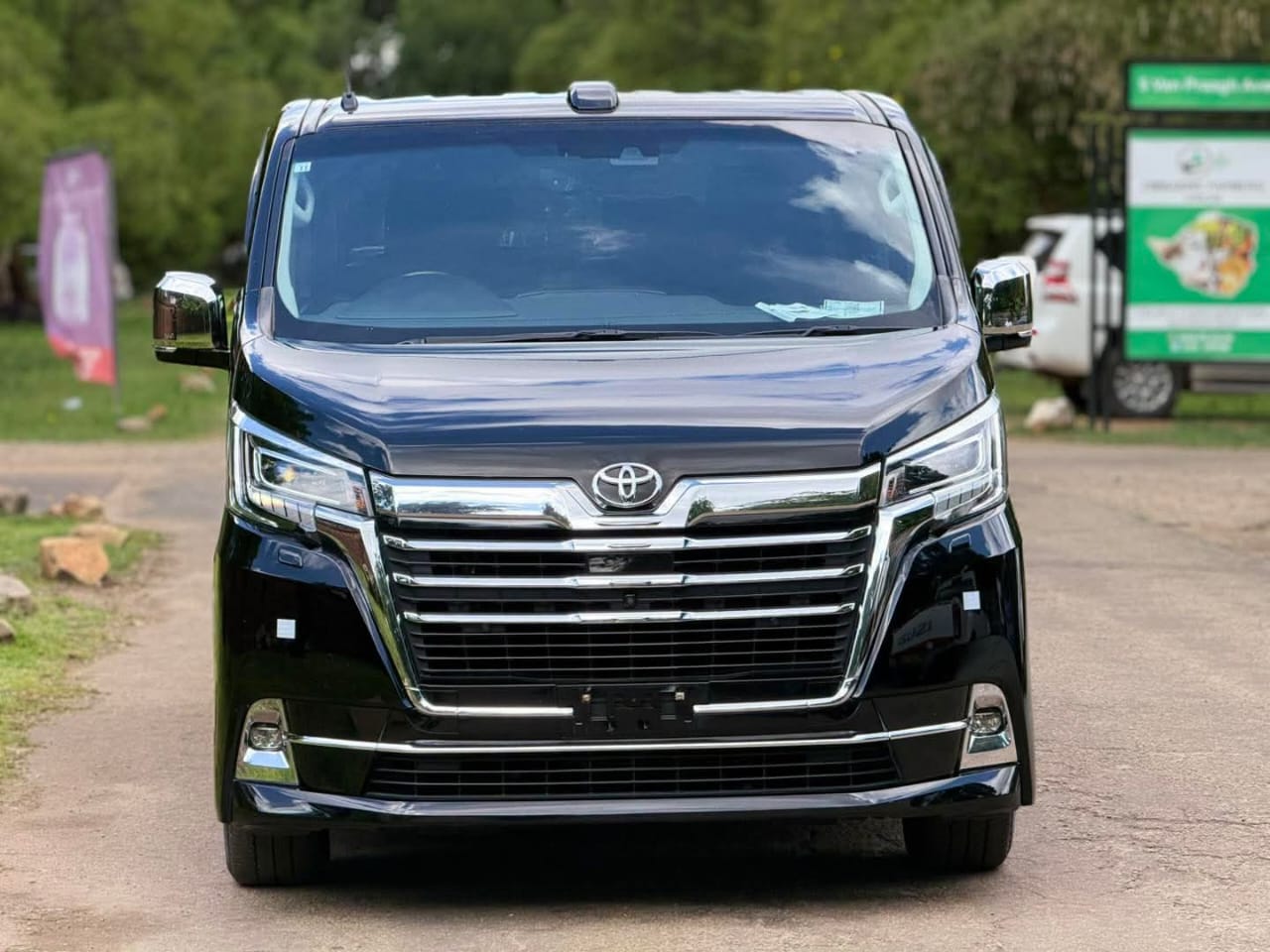 TOYOTA GRANACE PREMIUM