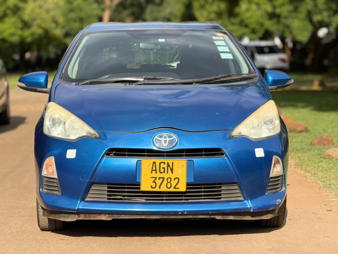 TOYOTA AQUA HYBRID
