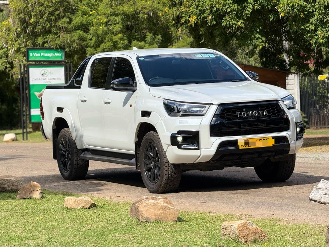 TOYOTA HILUX GR