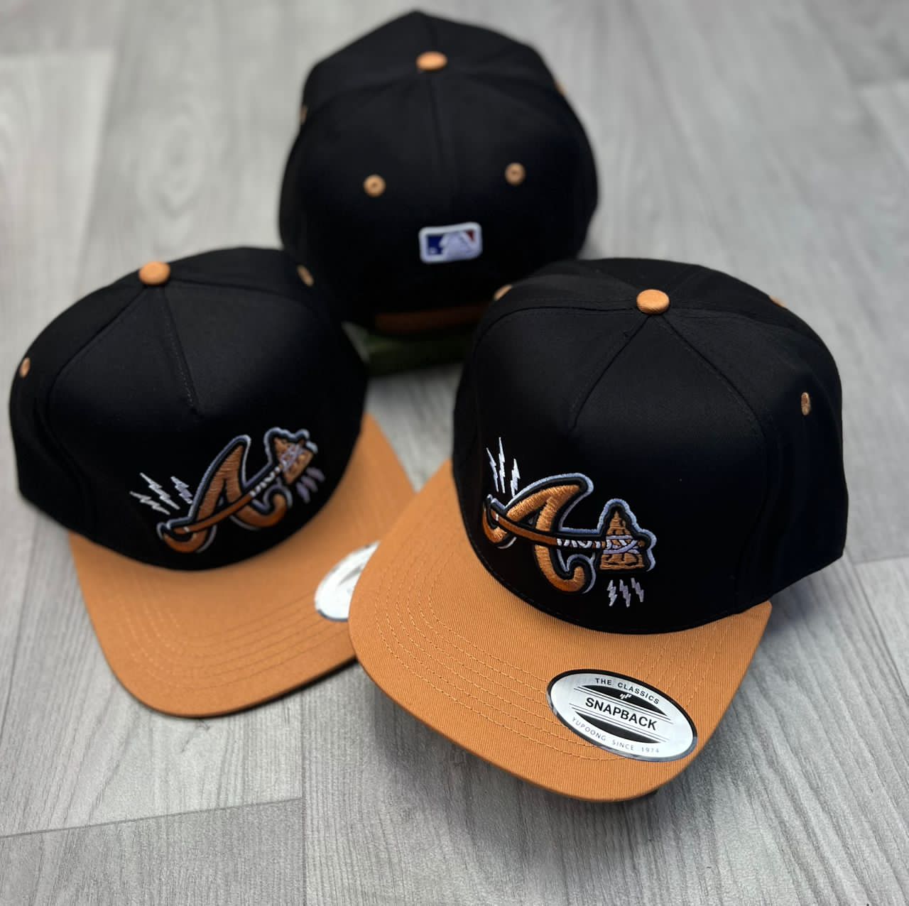 Caps