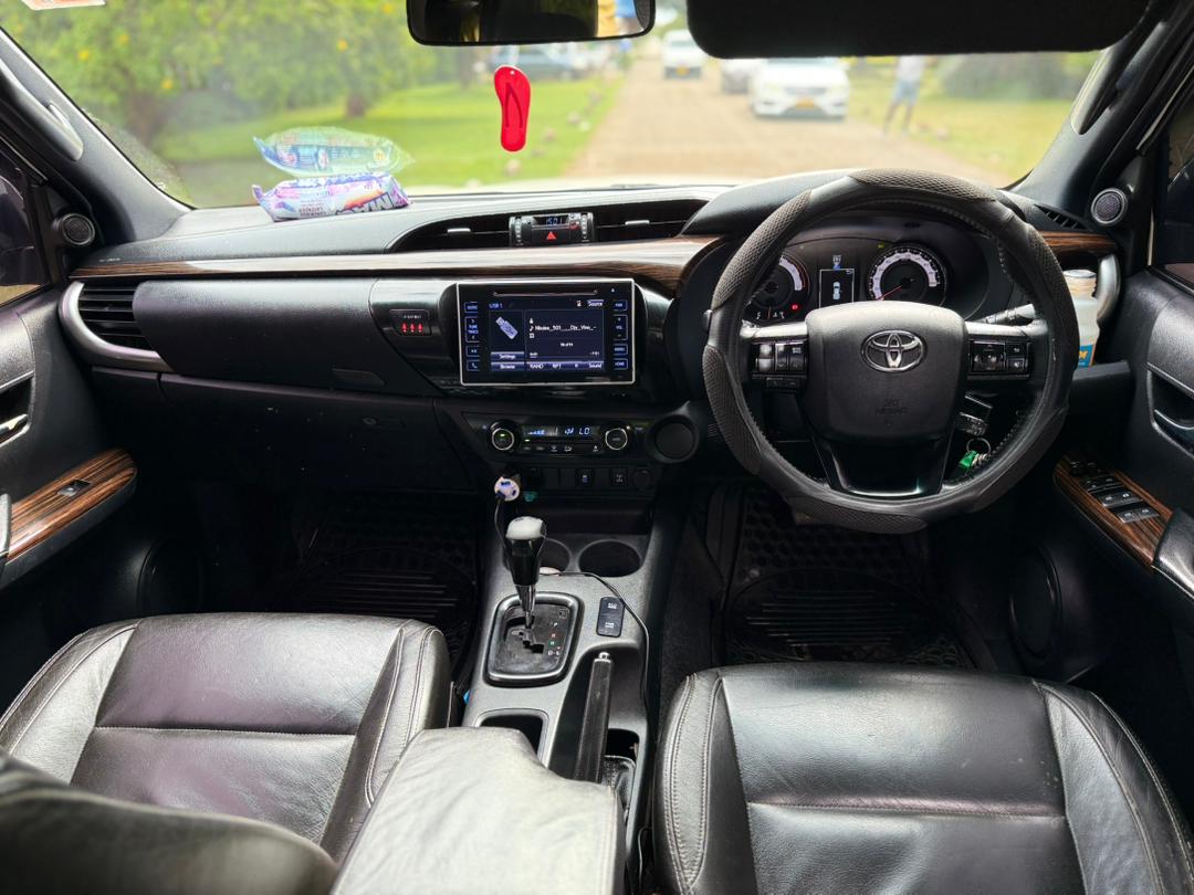 TOYOTA HILUX  GD6