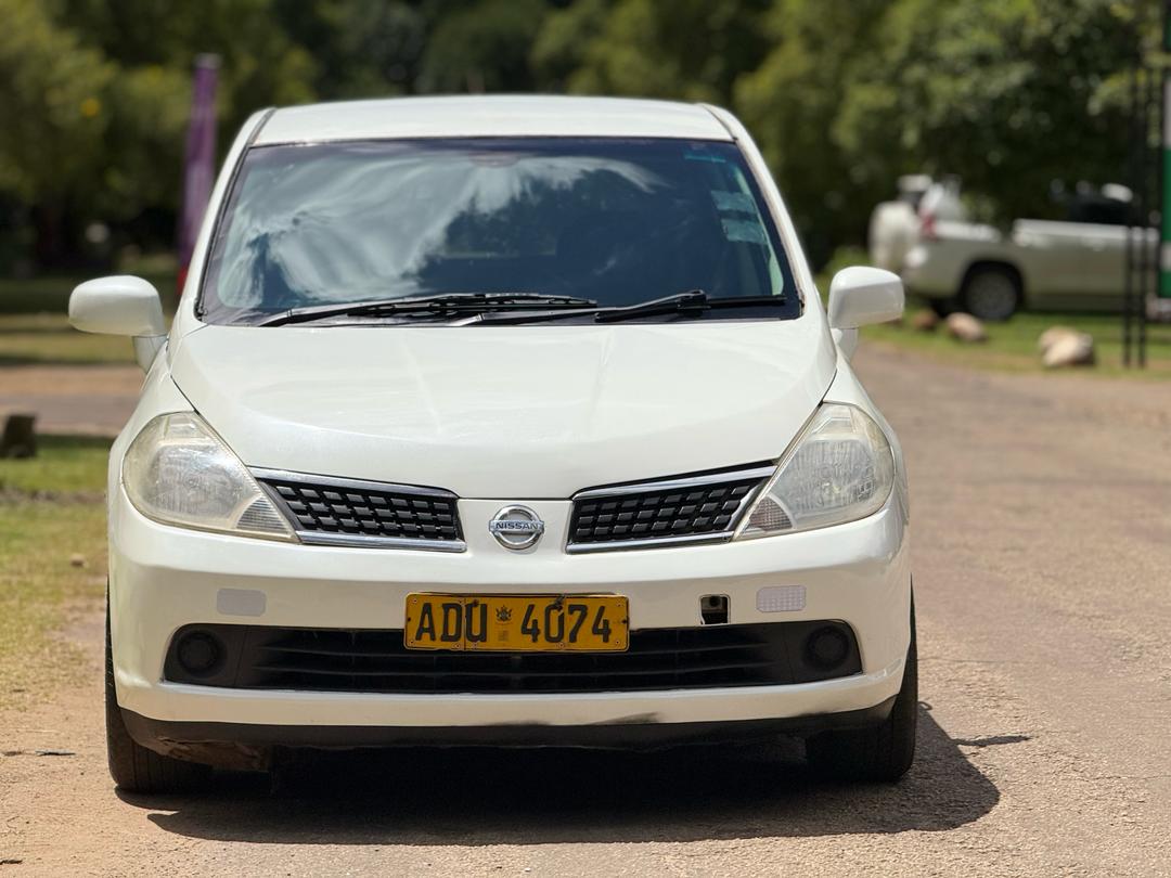 NISSAN TIIDA