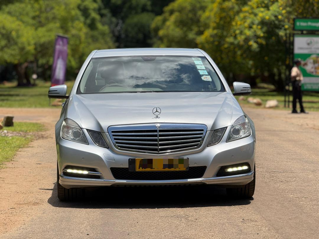 MERCEDES-BENZ E250 W212