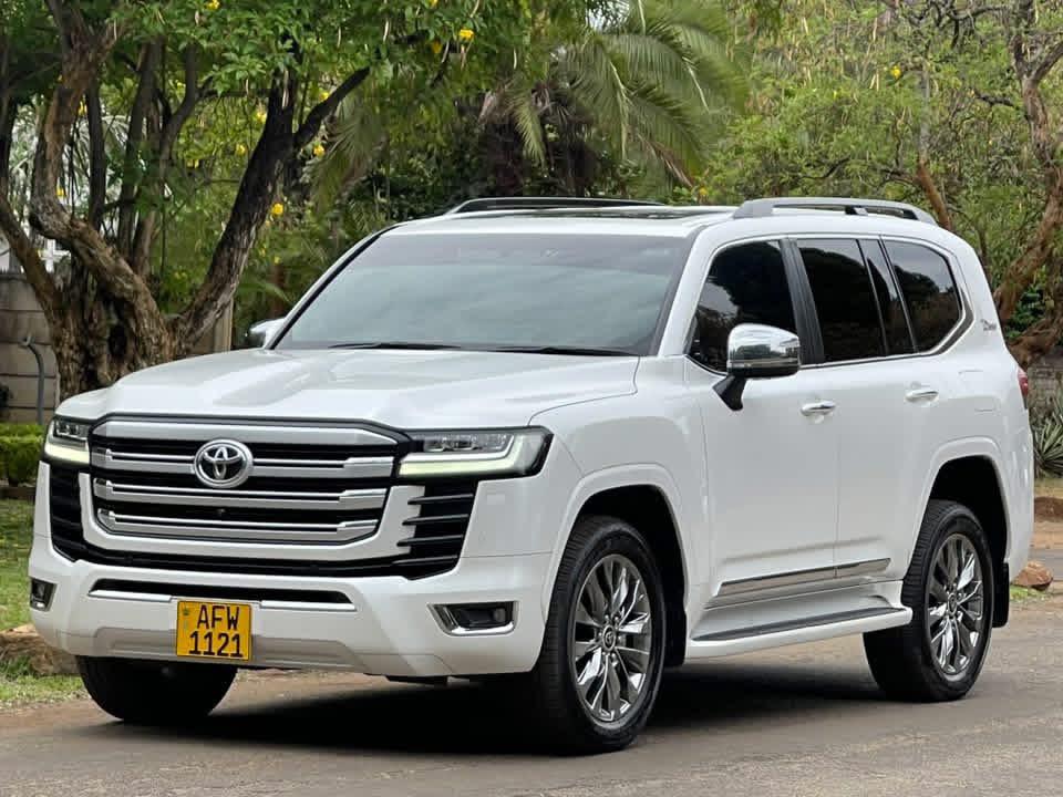 TOYOTA LANDCRUISER 300 SERIES VXR