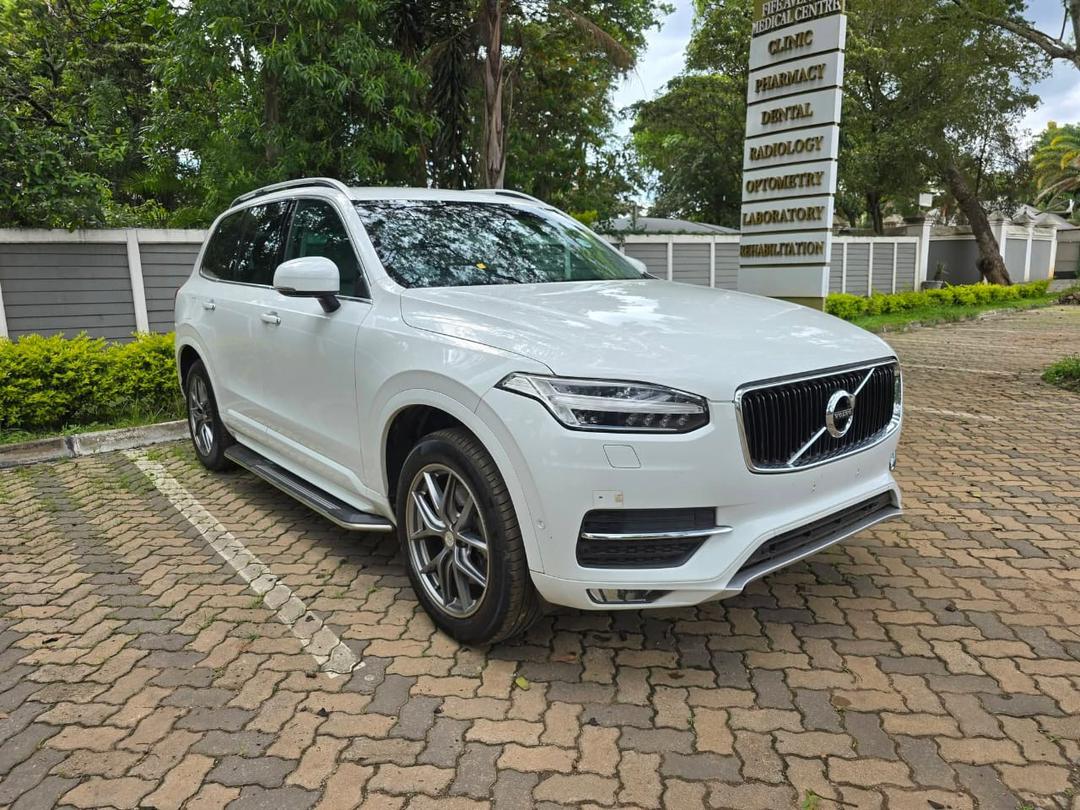 VOLVO XC90 T5