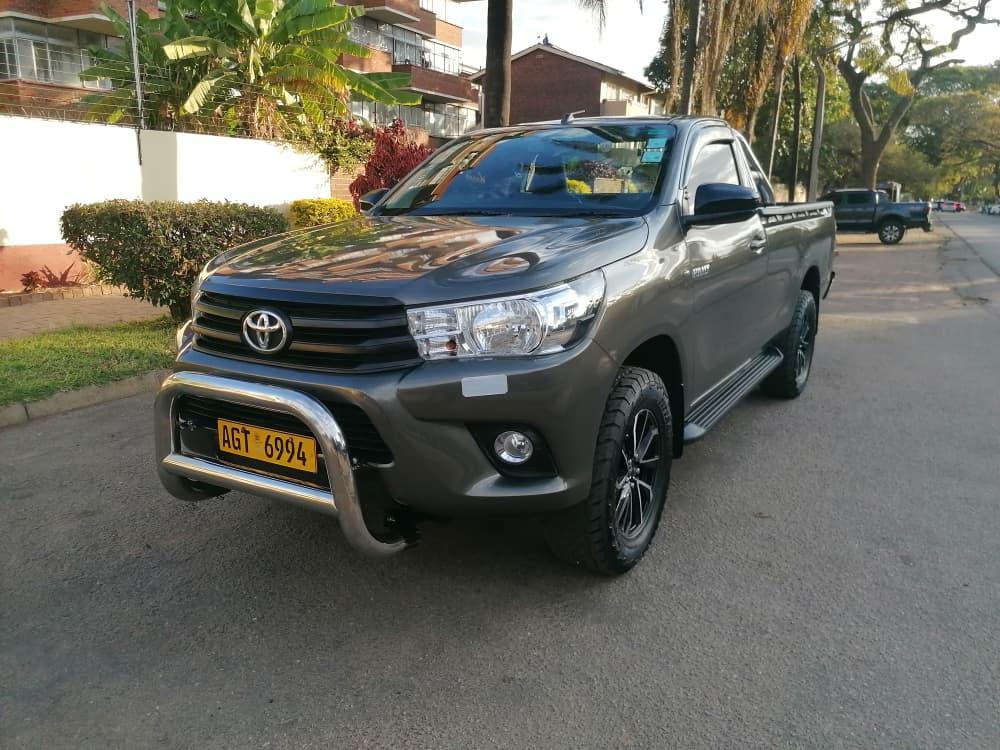 TOYOTA HILUX